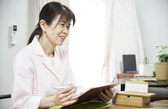 がんばる心と身体に、深呼吸できるひとときを。自律神経の乱れが気になるあなたへ、やさしい全身リンパマッサージ。